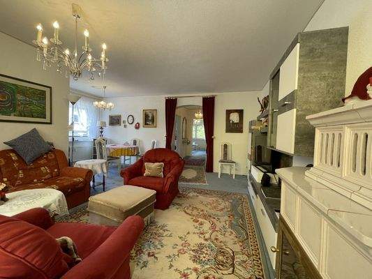 geschmackvoll möbliert