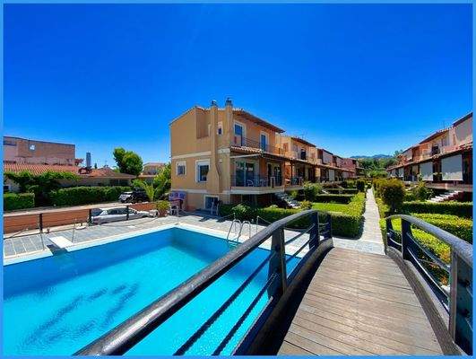 79fd5cb75bb448a7a43dc0a981404840-original