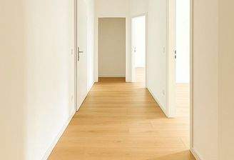 Flur mit Abstellkammer