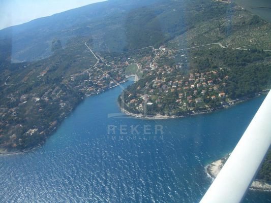 Baugrundstück mit Meerblick auf Brač