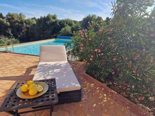 Terrasse vor den Schlafzimmern