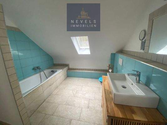 Badezimmer Dachgeschoß