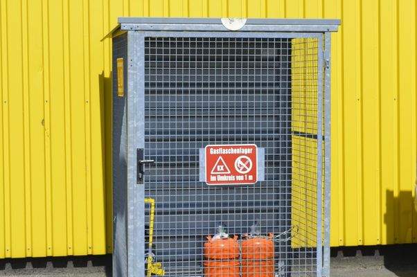 Banter Weg 9_Gaslager WoMo-Halle.JPG