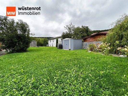 Grüner Garten mit Platz zum Spielen für die Kids und andere Ideen