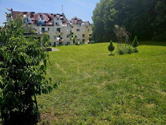 wunderschöner Garten / möglicher Baugrund auf der Südseite des Grundstückes