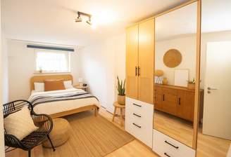 Schlafzimmer (Virtuell eingerichtet Beispiel)