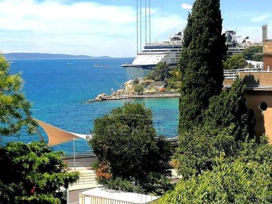 Stadtleben & Strandvergnügen direkt am Meer