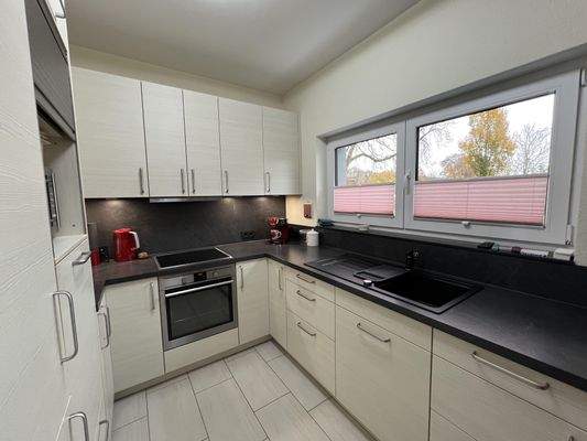 Küche mit hochwertigen Einbaumöbeln