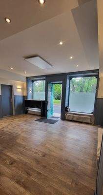 Raum und Schaufenster