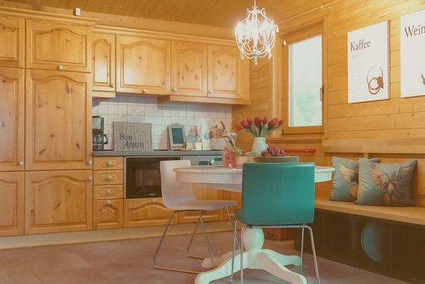 Küchenbereich mit Essplatz.jpg