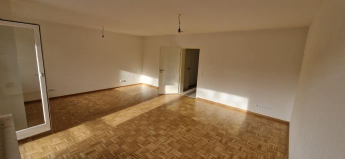 1-Zimmer-Whg. mit gemÃ¼tlicher KÃ¼che und groÃem SÃ¼dbalkon