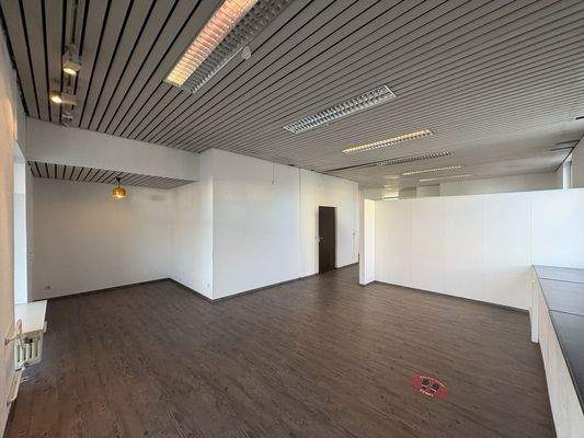 Eingangs- / Ladenfläche