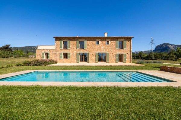 Exterior and Pool (1)