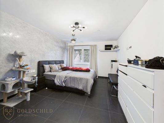 ruhiges Schlafzimmer mit guter Stellfläche