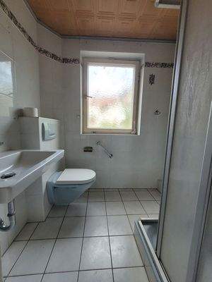 EG - Badezimmer mit Dusche