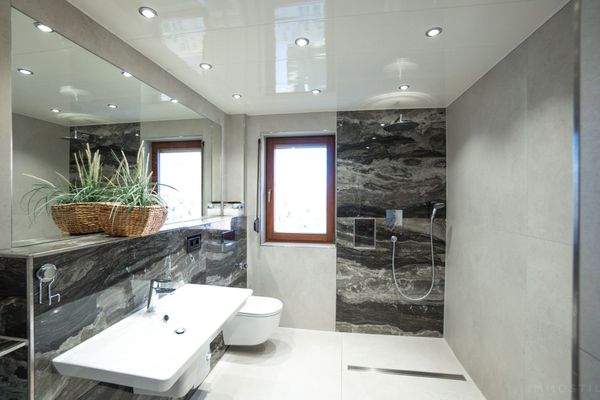 Modernes Tageslichtbad OG