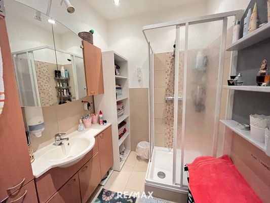 Wohnung 1 - Badezimmer