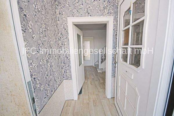 Hauseingang / Windfang im EG