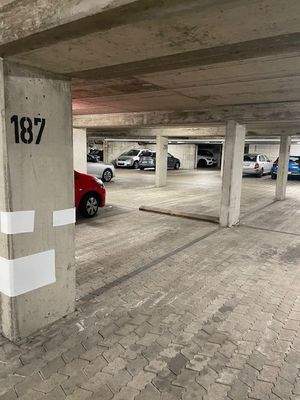Tiefgaragenstellplatz