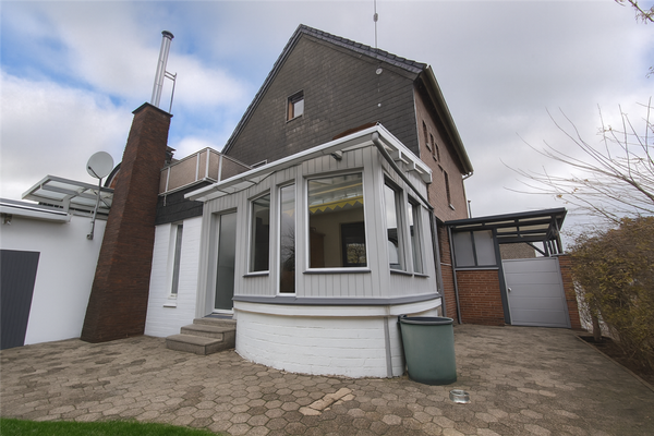 Hintere Ansicht + Wintergarten