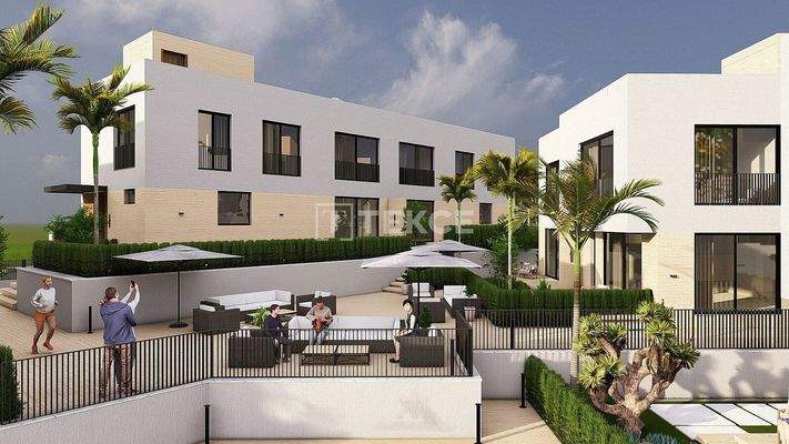 Villas in a Natural Setting Close to the Beach in Antalya Kemerağzı