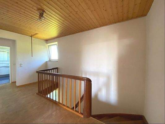 1. Obergeschoss - Flur - Treppenanlage