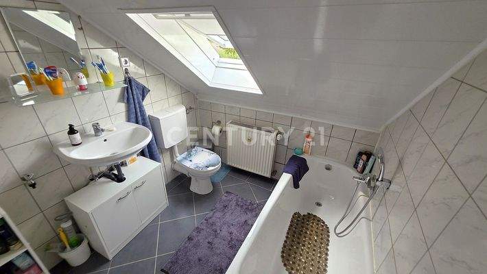 Badezimmer der Wohnung im Dachgeschoss