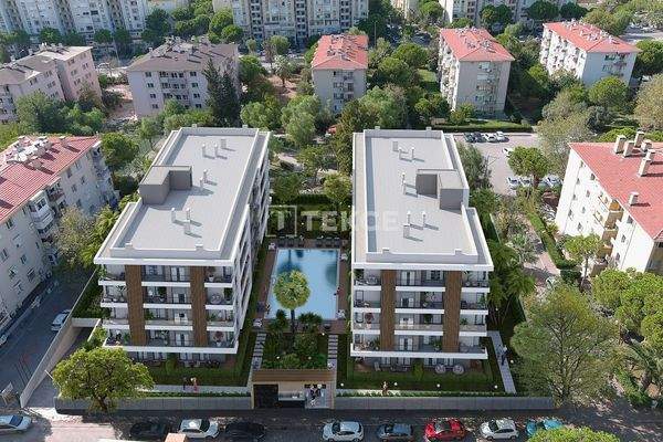 Apartments in a Complex with a Pool Near the Sea in İzmir Karşıyaka
