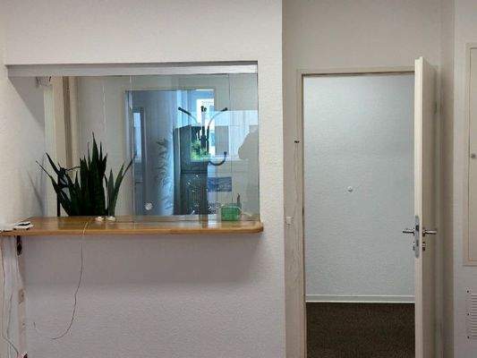 Büroraum + Gemeinschaftsfläche