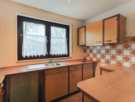 Helle Küche mit funktionaler Raumaufteilung