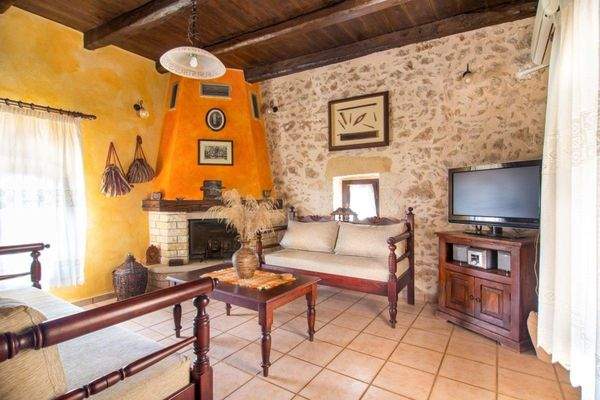 Villa For Sale in Samonas village 9.jpg