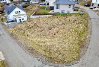 Grundstück / Vorderansicht