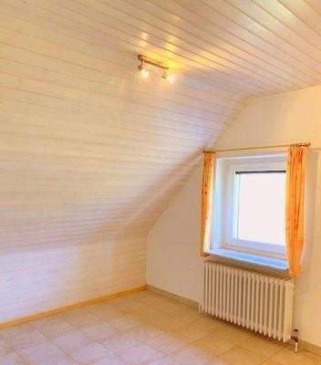 2 schöne Zimmer Gartenblick OG