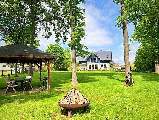 Pavillon im großen Garten