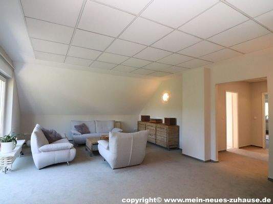 Bild 15 Wohnzimmer Dachgeschoss