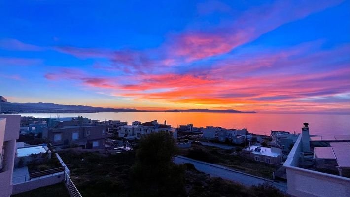 Kreta, Akrotiri: Geräumige Villa mit tollem Meerblick zu verkaufen