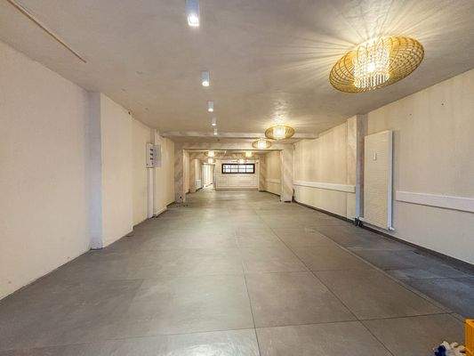 4 Ladenfläche "vorne"