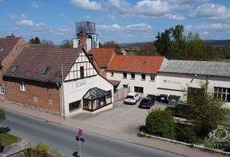 Haus mit Tischlerei