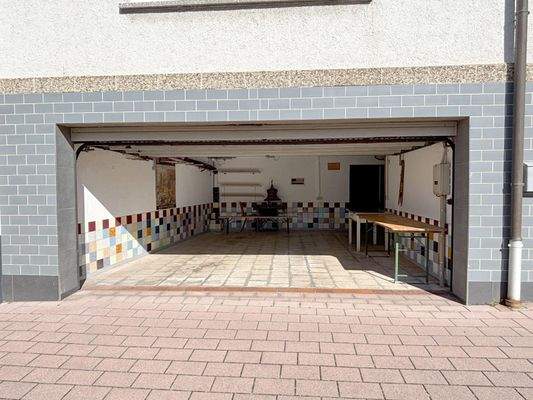 Doppelgarage im Haus