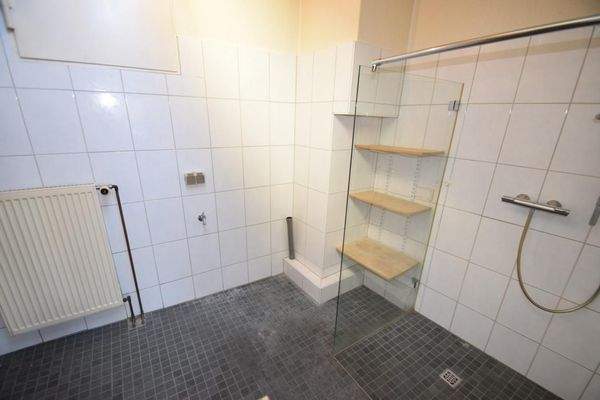 Waschraum / Dusche im EG