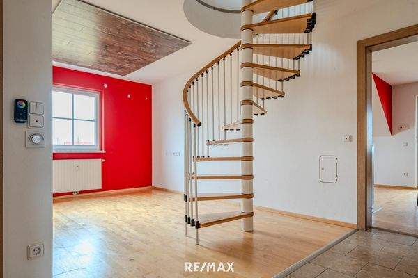 Stiegenaufgang_ehemaliger Essbereich