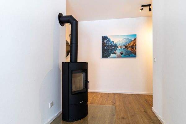 Kaminofen im offenen Wohnbereich