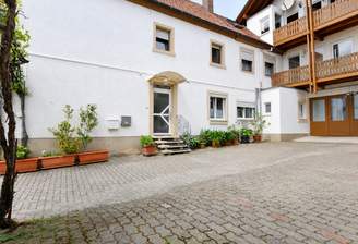 Außenansicht vom Parkplatz