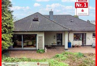 Rückansicht mit Terrasse