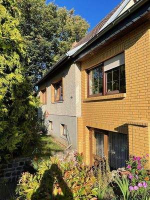 Vorderansicht des Wohnhauses