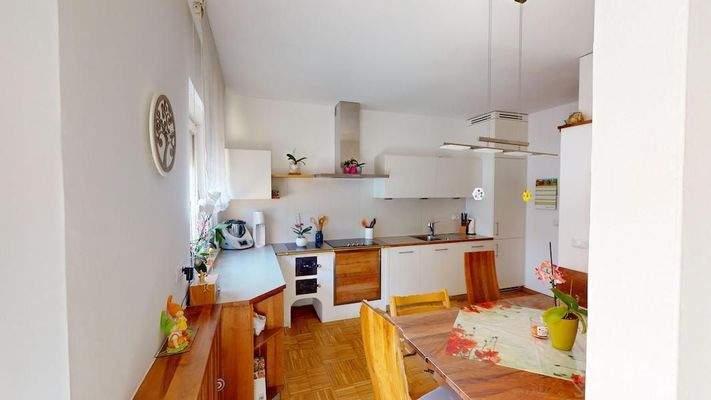 Leifers-Laives-4-Zimmer-Wohnung-quadrilocale-Leifers-Zentrum-Laives-Centro-mit-Garten-con-giardino-zwei-Stöcke-due-piani-Balkon-balcone-Bozen-Umgebung-bolzano-verkaufen-vendesi