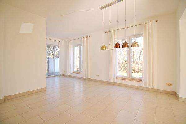 Essbereich mit Terrassenzugang  EG 