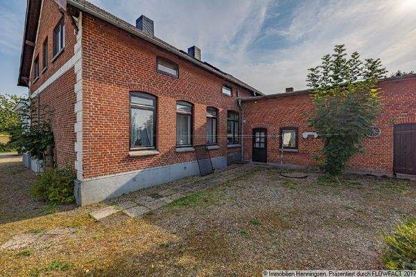 Ansicht Nordost mit Anbau