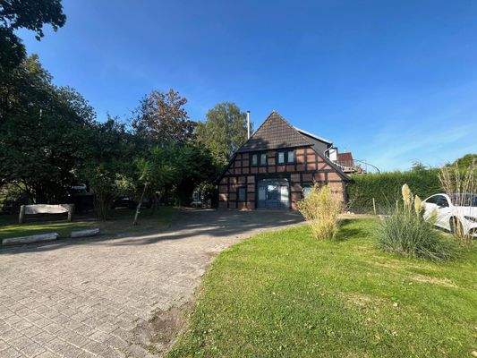 ** Straßenansicht Wohnhaus_KBR_393