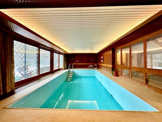 Indoor-Pool